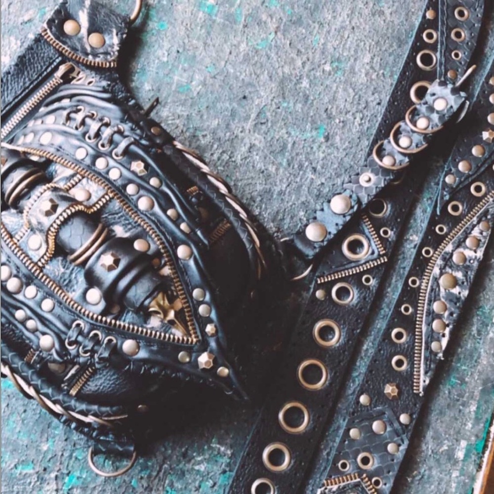Nativus “Raven” Bag - Handmade Leather - Picture 3 of 4